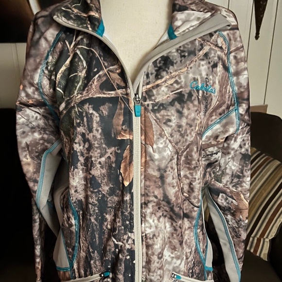 Cabelas • Camouflage • Green/ Brown • Women’s • Size Large • Jacket - Picture 3 of 16